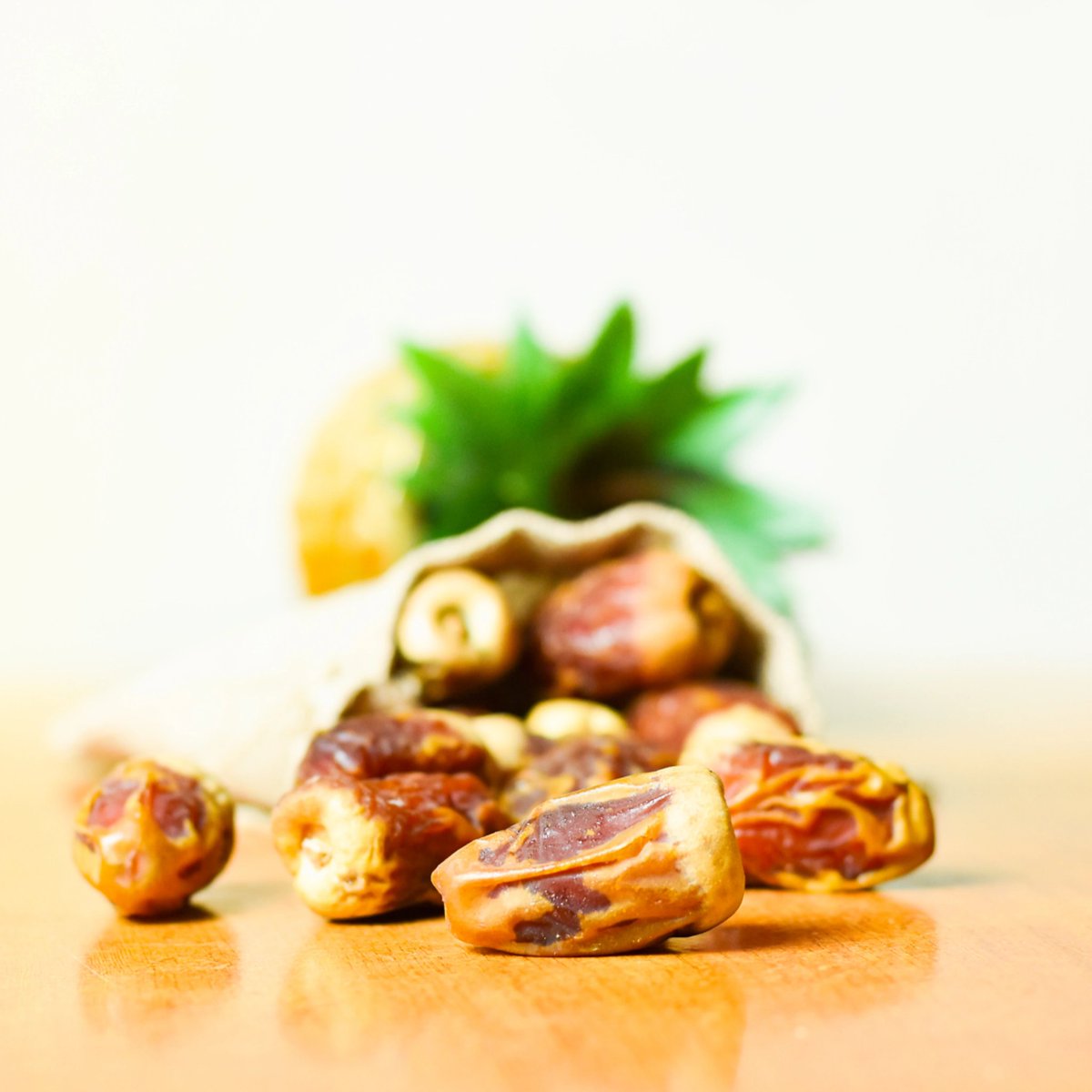 rayyandates's tweet photo. A traditional date type from the Arabian peninsula, Sagai dates are known for their gooeyness and soft texture . Truly one of the royal dates.
#kingofdates #rayyanpremiumdates #thedatesmaster https://t.co/GwxWjGVRDu
