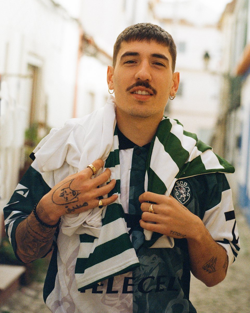 classicshirts's tweet photo. the collectionist.

@HectorBellerin 

📸 - maxgalys (instagram) https://t.co/VsE2D61olj