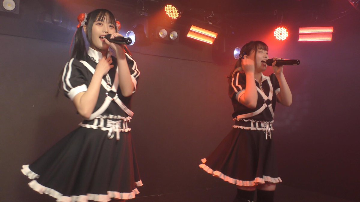 Greeting_Tokyo's tweet photo. 26 Feb 2023 / GOTANDA G3

アイドルグループ：Amazing Story

メンバー：乙葉みく（赤色）
　　　　　宇野ゆの（青色）

イベント：カオス不在ワンマンアフターパーティー

#Amazing_Story
#乙葉みく
#宇野ゆの https://t.co/vEb6wgglV2