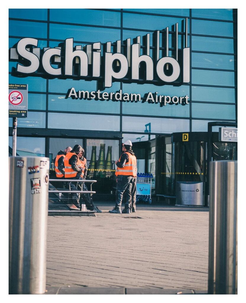 CoffeeFrags's tweet photo. Schiphol morning bustle

Nikon D5200, Nikon AF-S DX 55-200
 F/4.0
Processed in #lightroom 

#nikon #amsterdam #streetphotography #amsterdamphotographer #urbanandstreet https://t.co/jbPFQdP6bs https://t.co/oVW3f9yNLG