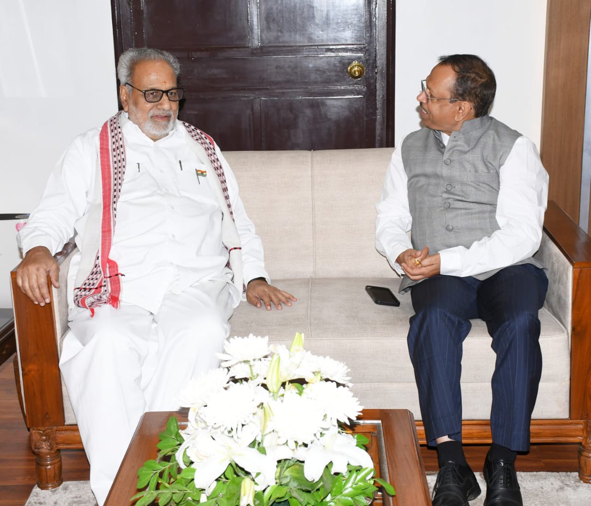 GovernorOdisha's tweet photo. Newly appointed Chief Secretary of Odisha Shri @PradeepJenaIAS paid a courtesy visit to Hon'ble Governor at Raj Bhavan and wished him on his birthday. https://t.co/1Tmn1YnpAt