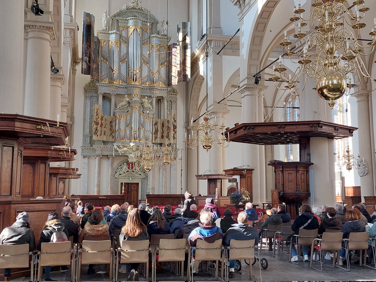 CristinaPumplun's tweet photo. We zijn begonnen! @LuukSchuurman @Westerkerk1 op het Duyschot Orgel met #Schumann, #JSBach en #Reger.
#lunchconcert #kerkindestad @protestants020 https://t.co/2HF4CLcAQw