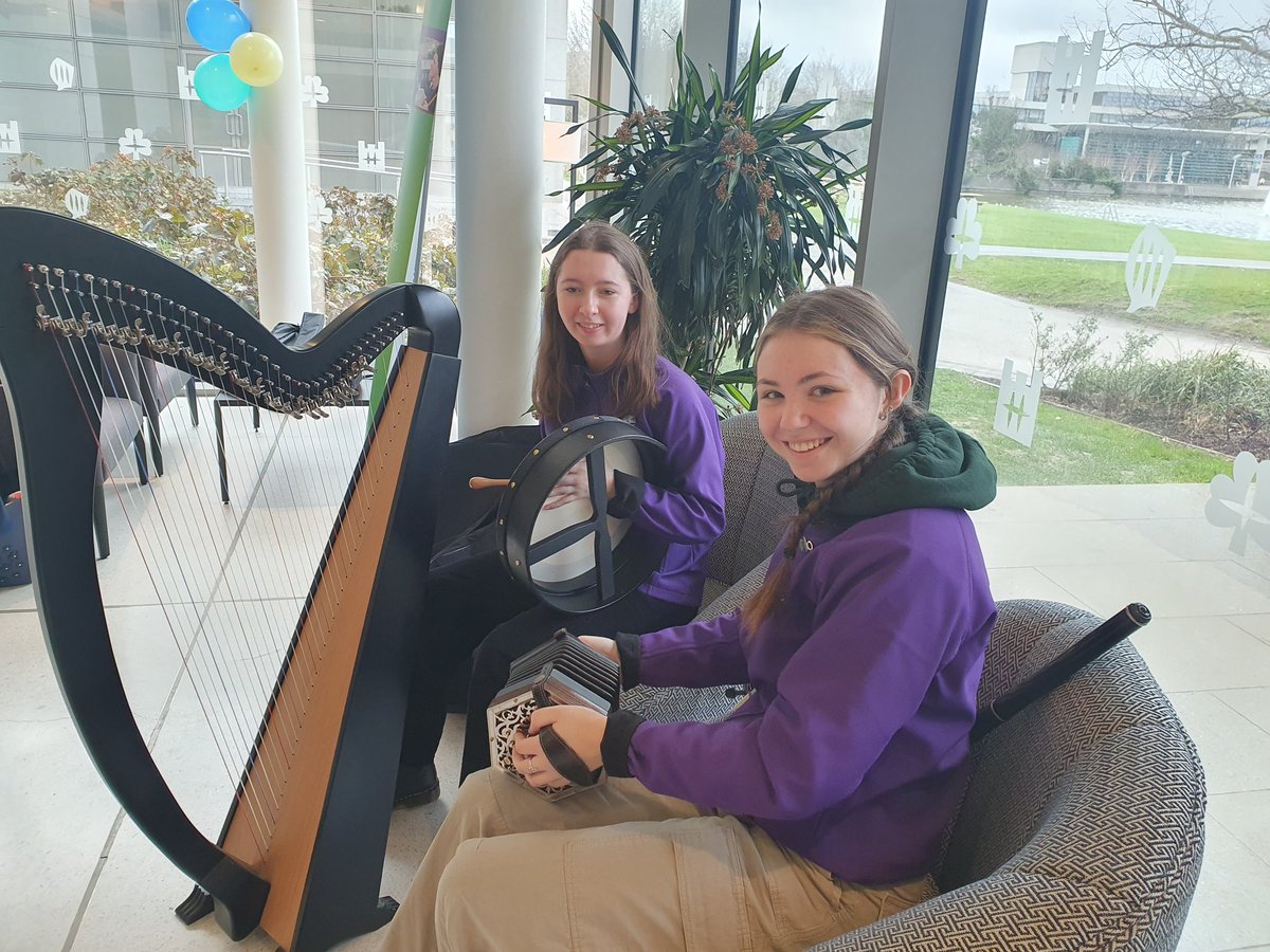 Gaeltacht UCD 🌏🇮🇪 University College Dublin (@ucdgaeltacht) on Twitter photo Ár mbuíochas le hAoife & le Kate #TeachnaGaeilge a chur tús ceolmhar le <a href="/SnaGaeilge/">Seachtain na Gaeilge le Energia</a> ar maidin i @club_ucd Ár mbuíochas le hAoife & le Kate #TeachnaGaeilge a chur tús ceolmhar le <a href="/SnaGaeilge/">Seachtain na Gaeilge le Energia</a> ar maidin i @club_ucd