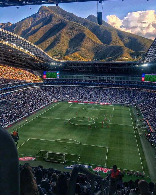 Name the stadium with this amazing view 📍