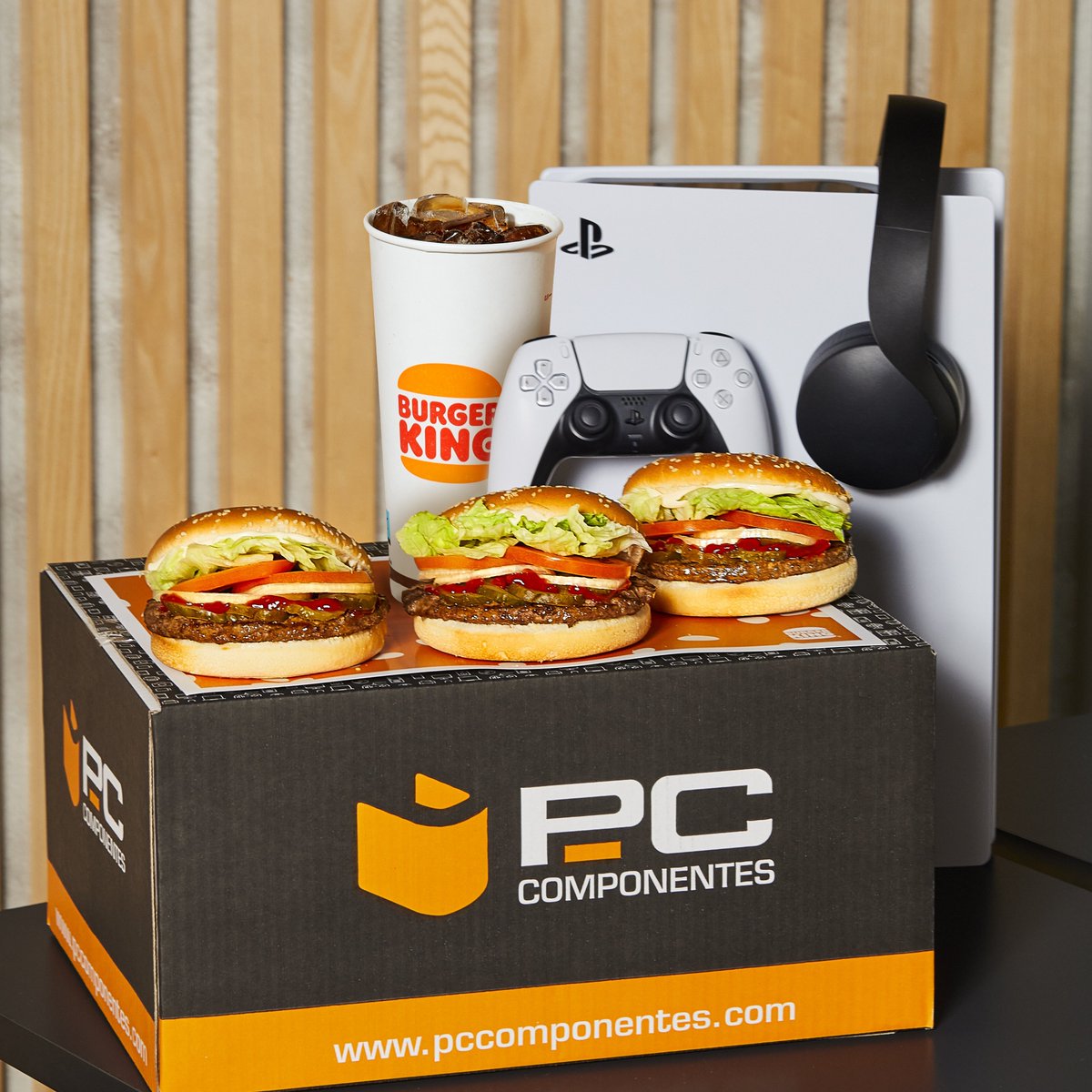 PcComponentes (@pccomponentes) on Twitter photo 🎮SORTEAZO TOP🍔
😍¡Última oportunidad para ganar una 𝗣𝗟𝗔𝗬𝗦𝗧𝗔𝗧𝗜𝗢𝗡 𝟱 con mando y 4 juegos más UN AÑO DE 𝗪𝗛𝗢𝗣𝗣𝗘𝗥 𝗚𝗥𝗔𝗧𝗜𝗦!
☝️RT🔃 y sigue a <a href="/pccomponentes/">PcComponentes</a> y <a href="/burgerking_es/">Burger King</a>
✌️Comenta con #BKPcComponentes diciendo qué premio probarías primero 🎮SORTEAZO TOP🍔
😍¡Última oportunidad para ganar una 𝗣𝗟𝗔𝗬𝗦𝗧𝗔𝗧𝗜𝗢𝗡 𝟱 con mando y 4 juegos más UN AÑO DE 𝗪𝗛𝗢𝗣𝗣𝗘𝗥 𝗚𝗥𝗔𝗧𝗜𝗦!
☝️RT🔃 y sigue a <a href="/pccomponentes/">PcComponentes</a> y <a href="/burgerking_es/">Burger King</a>
✌️Comenta con #BKPcComponentes diciendo qué premio probarías primero