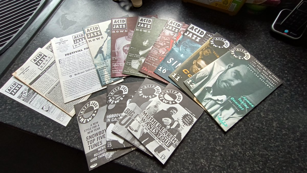 jimbobl's tweet photo. @ACIDJAZZRECS a blast from the past - needless to say, I was a BIG fan in the 1990s.  Have a load of Jazzid mags too with their 45rpm's included too. https://t.co/eQSxn0hZCF
