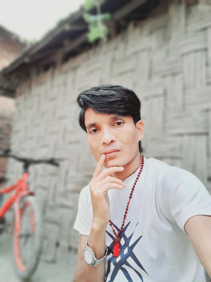 একা একা বসে কিছু সময় কাটানো