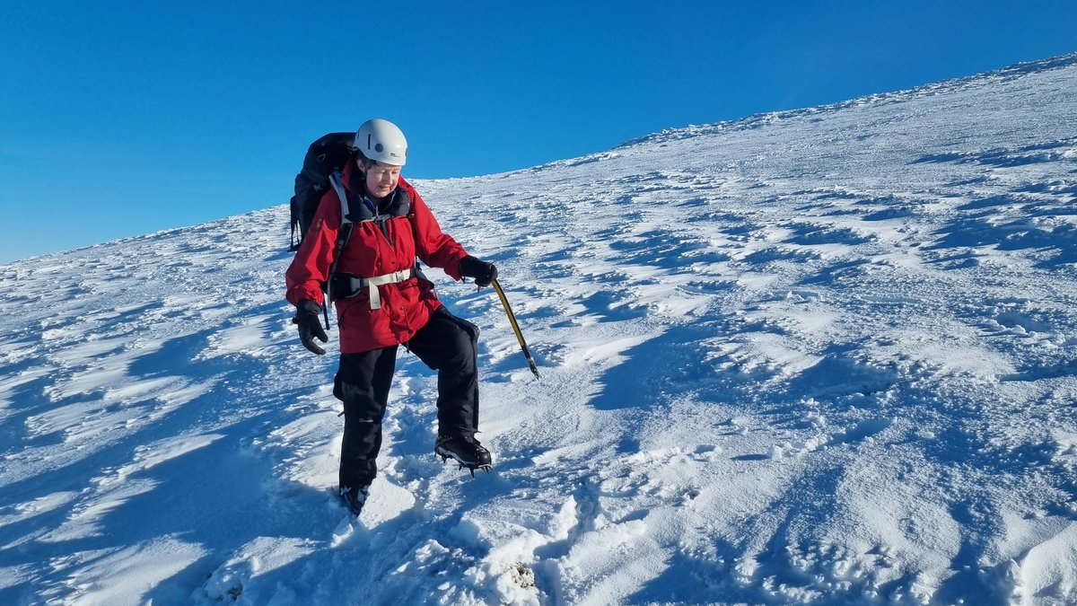 ArcGuiding's tweet photo. Amazing weather day on #cairngorm training winter safety for wildlife photography. Even saw a distant male ptarmigan😁 #BirdsSeenIn2023 #birding #birdwatching #scotland #mountain #mountaineering #birdphotography @KowaOptics @vikingoptical https://t.co/rjg7nlHBJY