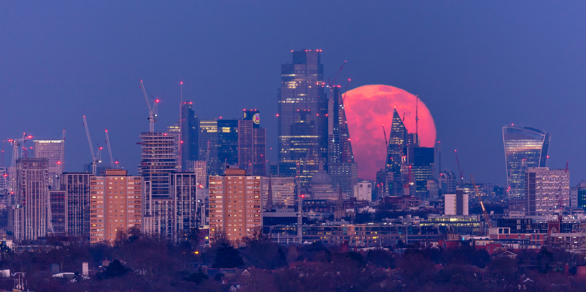 It's the 1st March, so if you have the 2023 LFTR calendar, turn over the page for this beauty. Captured all the way from Southall in March 2023.