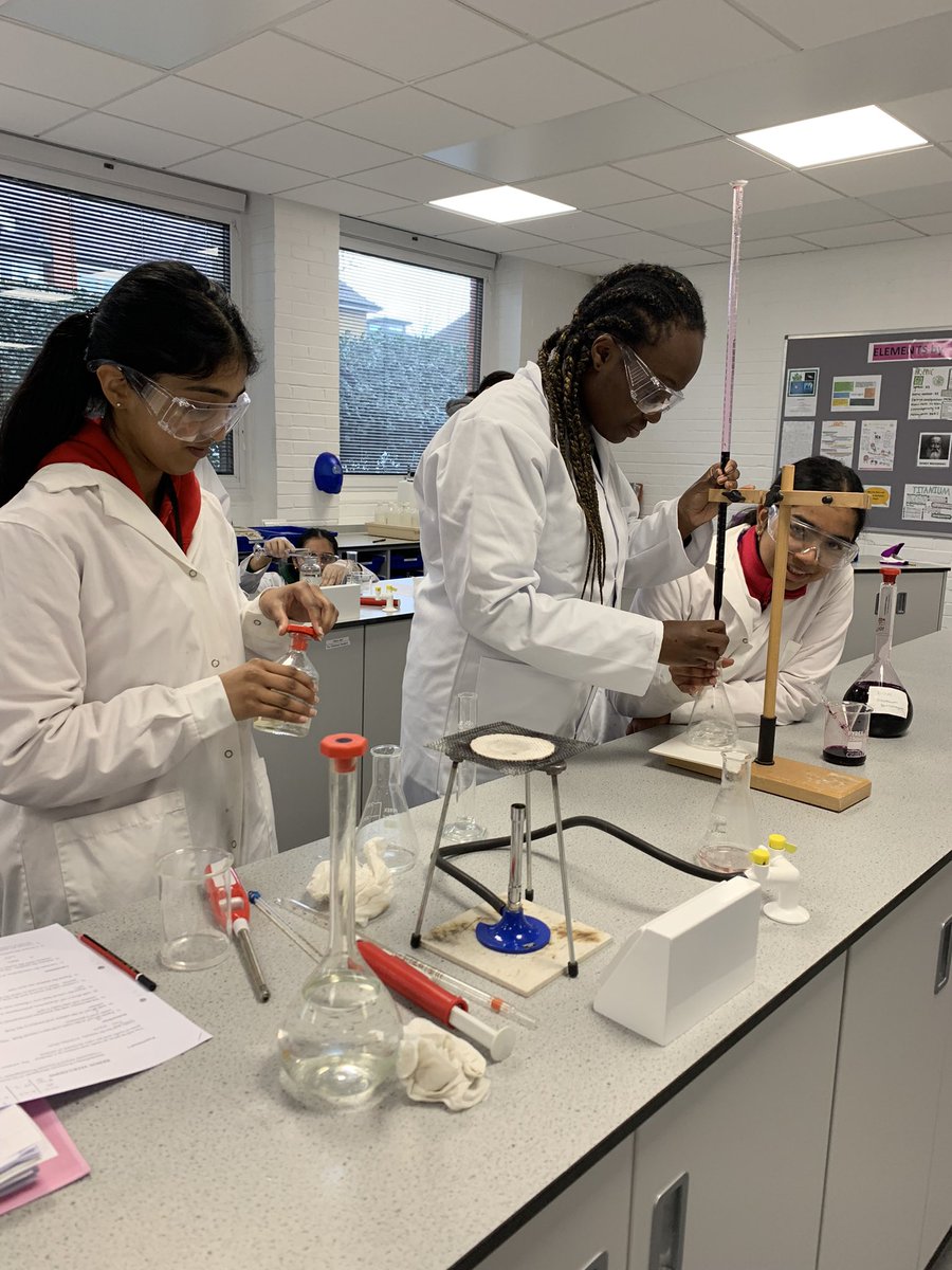 STAHSChemistry's tweet photo. Terrific titration time. Y13 hard at work reaching the end point. #chemistryvibes #chemistryiscool https://t.co/zfvmVYXscm