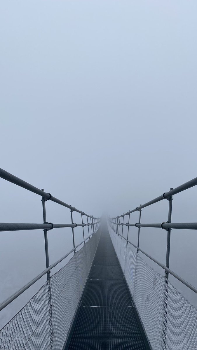 Bist Du mutig genug? Die Komfortzone zu verlassen, hat auch immer mit Mut zu tun. Den ersten Schritt zu gehen, seine Stärken zu kennen und sich auf Unbekanntes  einzulassen. Es lohnt sich 😀 #highline179 #mut