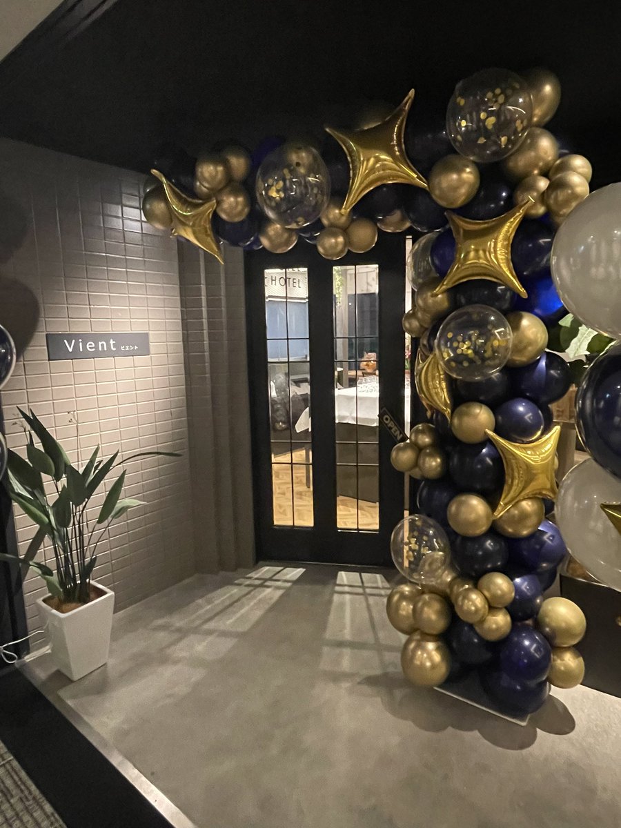 nukunukusan178's tweet image. 住之江公園駅にある　#Vient さんのプレオープンのレセプションに呼んで頂いたので妻とデートしてきました。
1つの料理に対してオススメのクラフトビールを1杯出してくれるコースのお店。お料理も美味しいし、いろんなクラフトビールが楽しめて面白い。ビール好きな人に絶対オススメのお店。