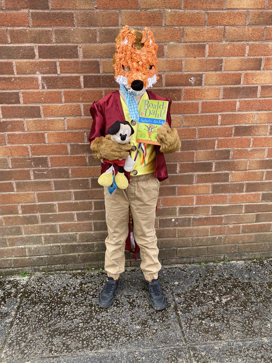 kimjDavis90's tweet photo. Here he is my Fantastic Mr Fox! 🦊🦊 Nanny definitely pulled it out of the bag again. 😍📕#worldbookday @Mayflower_MCA https://t.co/pMyvc32rW1