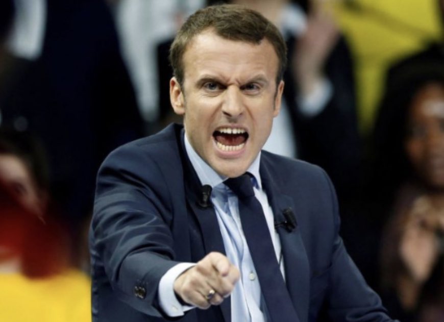 KemiSeba1's tweet photo. L’ambassade de France 🇫🇷 à Kinshasa secouée par les militants panafricanistes congolais . Macron condamné par la jeunesse patriotique , pour sa collaboration accrue avec le sanguinaire Paul Kagame , mais aussi pour sa politique néocoloniale en Afrique .
#PauvreLoulou https://t.co/74QbLuyQPe