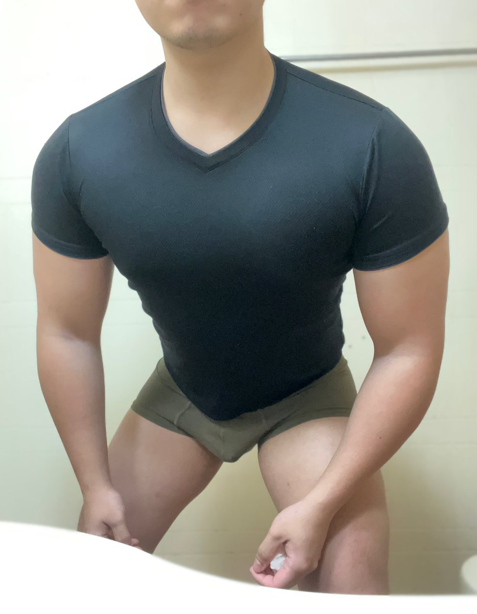 SlavedogControl's tweet photo. 「阿牛健身是為了成為���人更好的肉便器⋯」

已經被洗腦的阿牛😵‍💫😵‍💫
在健身時腦內不斷回放這句話
只為了讓主人有更好的性體驗🫡🫡 https://t.co/FpBhy3FVR5