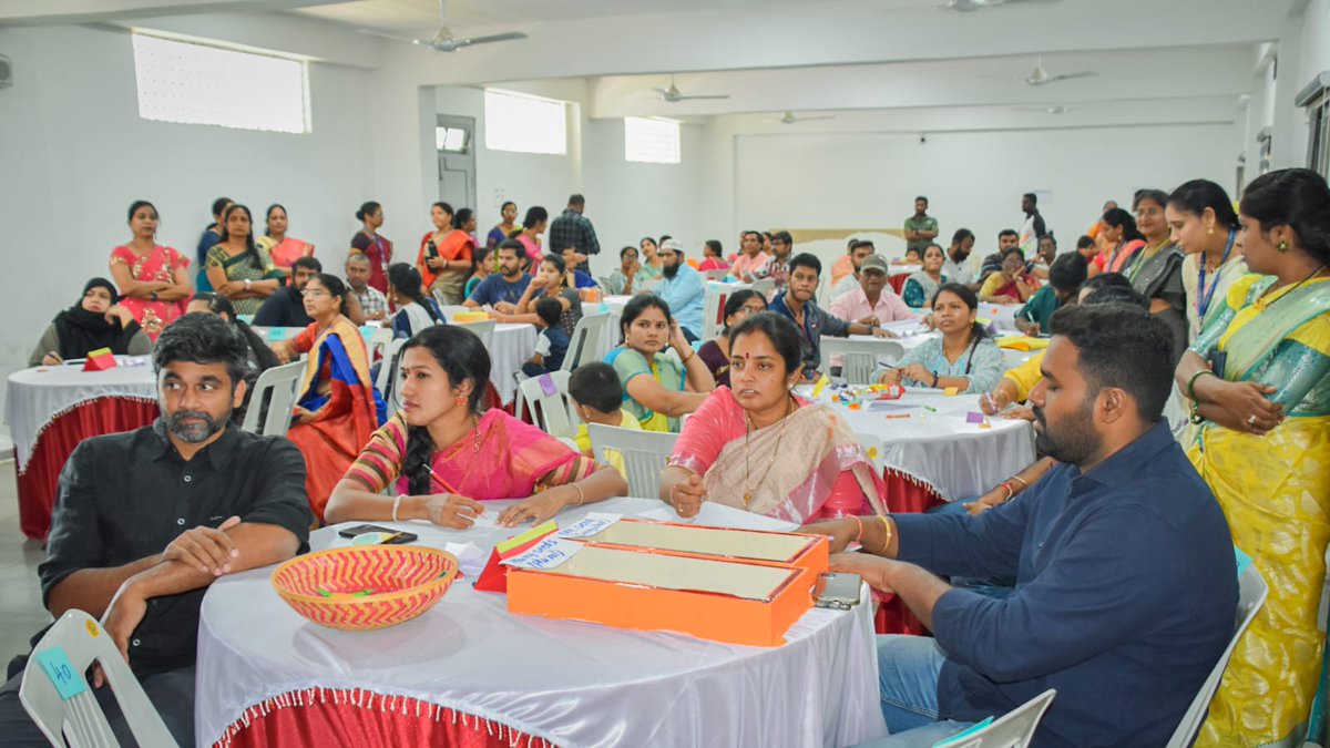 KeesaraPallavi's tweet image. &quot;Empowering Parents: Bridging the Gap Between Home and School for Your Child&apos;s Success&quot;

#ParentTeacherPartnership #EducationTogether #ChildCenteredLearning #SupportingStudentSuccess #PGOS #pais #piskeesara #keesarav