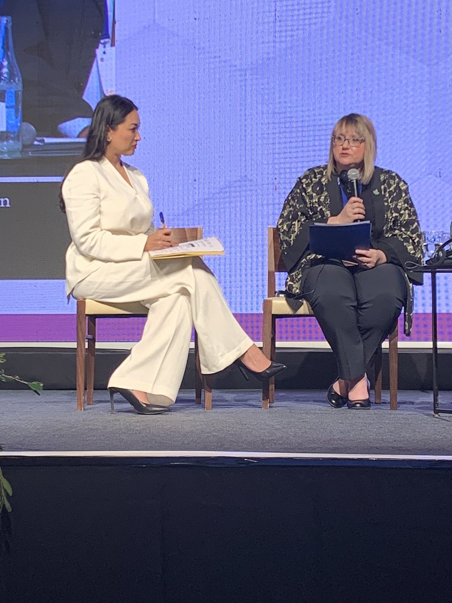 IsabelleValois6's tweet photo. Según Ms Durand @Safety_Canada 🇨🇦 la gobernanza del riesgo de desastres debe tener en cuenta el contexto local, empoderar e incluir los conocimientos y las voces locales.Todos los niveles de gobierno y la sociedad civil tienen un papel que desempeñar en la reducción del riesgo. https://t.co/uwiqmzRb36