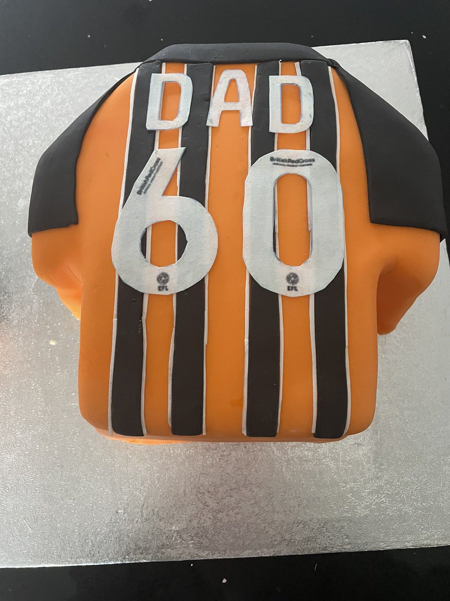 beccadowse's tweet photo. Happy birthday @PaulDowse ! Hope you have an amazing day and enjoy your cake @HullCity https://t.co/vuq0saYMcS