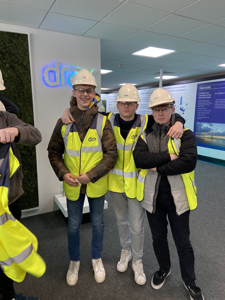 Thank you to #DraxFoundation <a href="/DraxPower/">draxpower</a> for a great tour of the power station where we learnt about biomass renewable energy, #nationalgrid and energy security