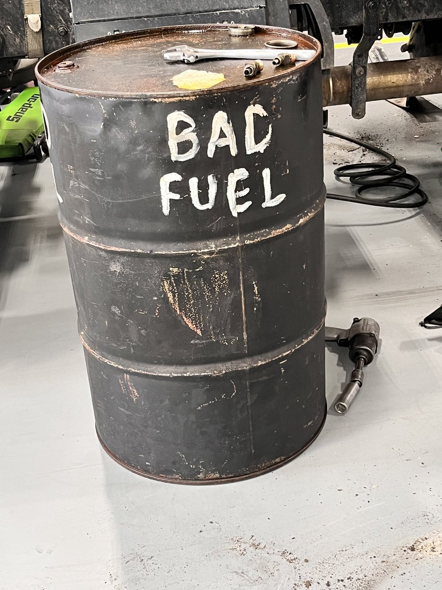 WilliamLanier1's tweet image. @Mam_Sorris  #randombandnames