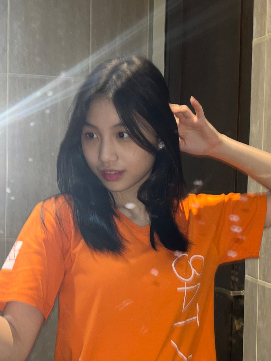 Michie_JKT48's tweet photo. thank you so much vcnyaaaa 💗sampai ketemu nanti yaa‼️ https://t.co/mBEkwz6iGK