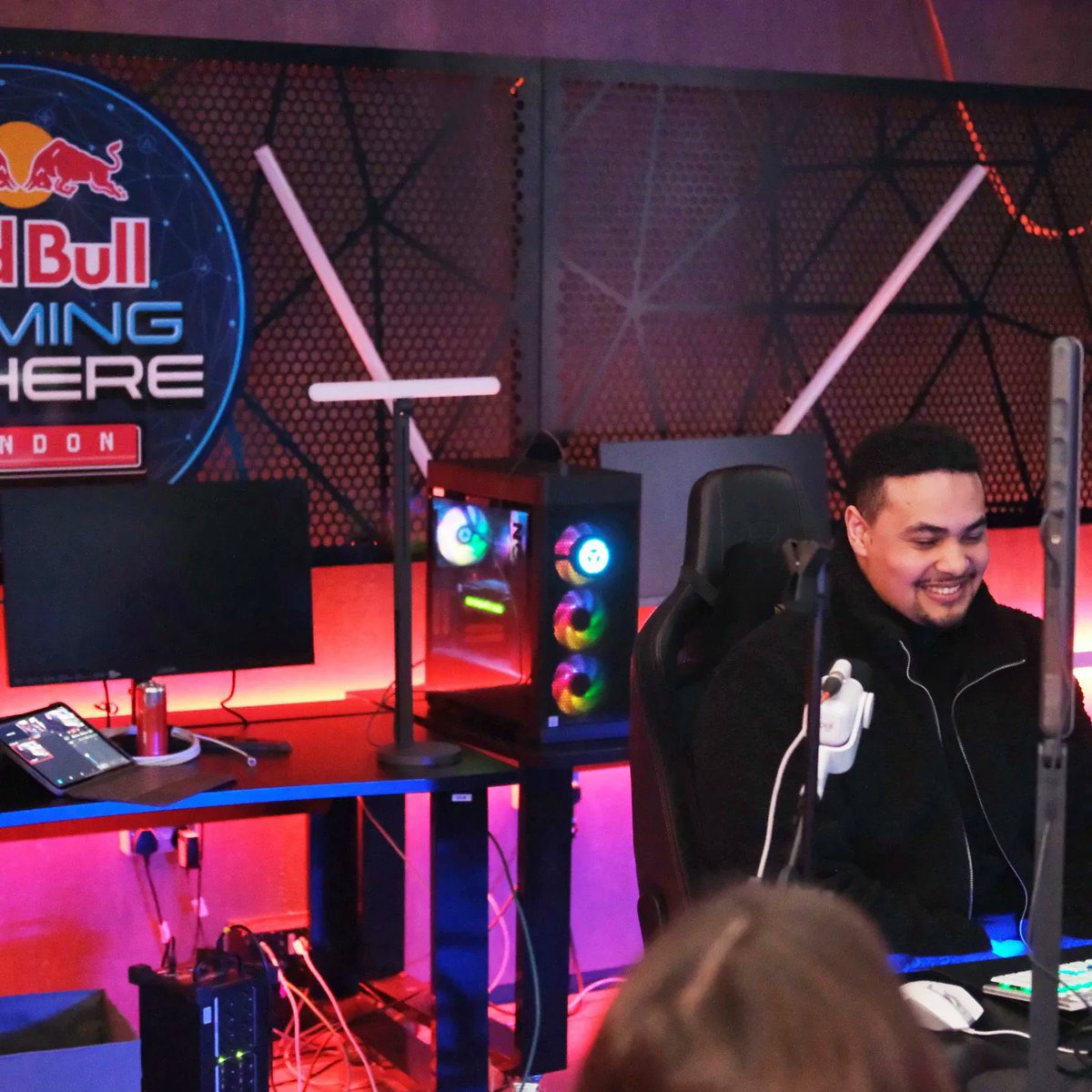 My #UpNextCreator contract with <a href="/logitechc/">Logitech For Creators</a> has come to an end today.

Can whole heartedly say this brand and everyone apart of it have changed my life.

I don’t have enough words to explain how grateful I am for the content creation journey this past year

Forever grateful Logi🧡