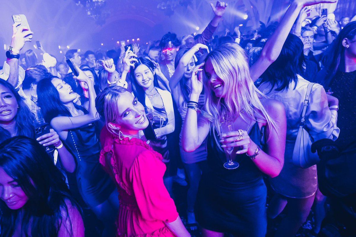 📅 Save the date! 
Amber Lounge Singapore  2023!

Experience the exclusive ultra-luxe, F1 afterparty at the Singapore Grand Prix on Saturday 16th and Sunday 17th September!

See you there!

DM for more info!

#amberlounge #amberloungesingapore #f1afterparty #singaporegp