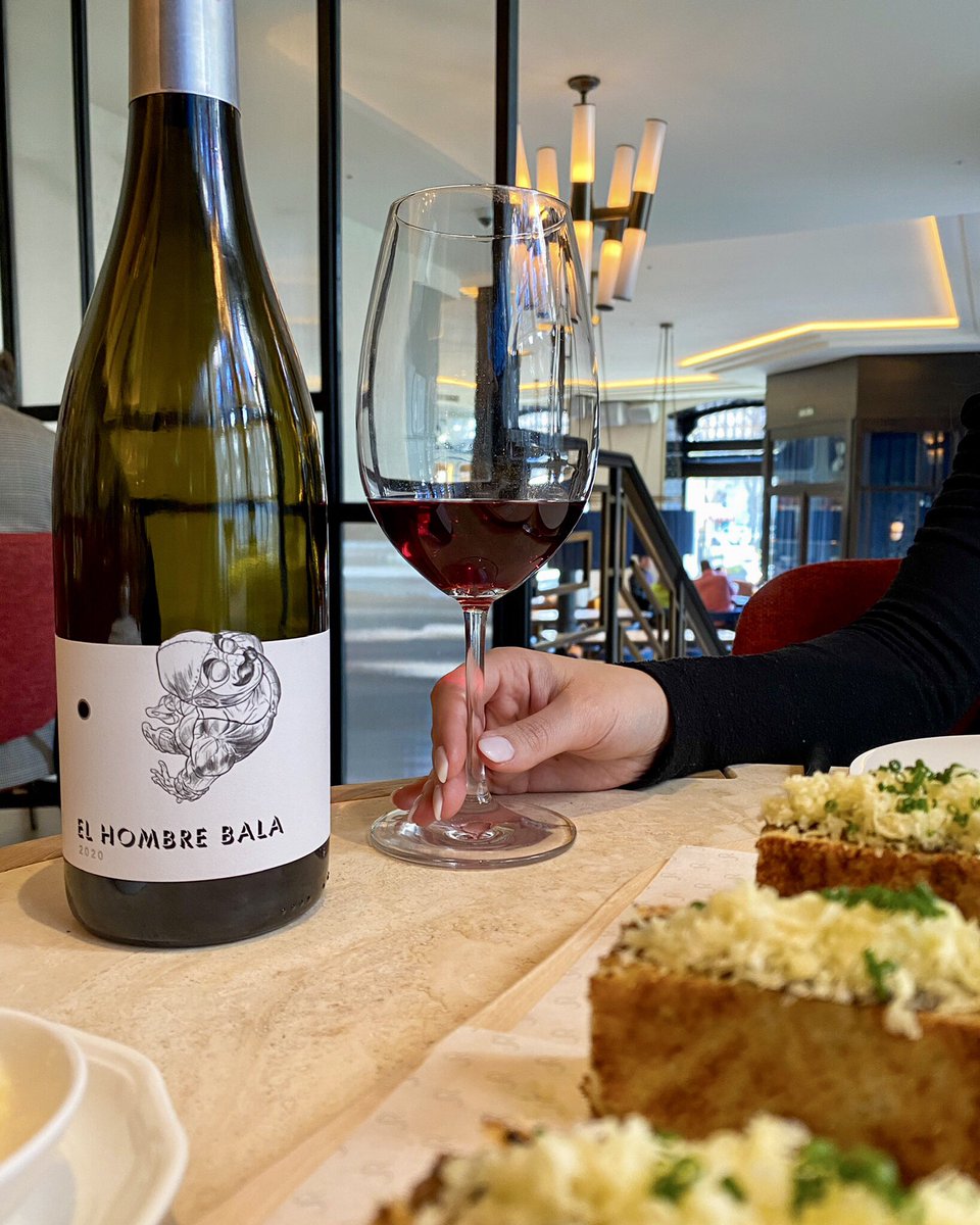 uvasfelices's tweet photo. El Hombre Bala 2020, un vino seductor, vivo y elegante que hemos elegido para acompañar la gran propuesta gastronómica de Robuchon Madrid. https://t.co/6gMR4Id8ML