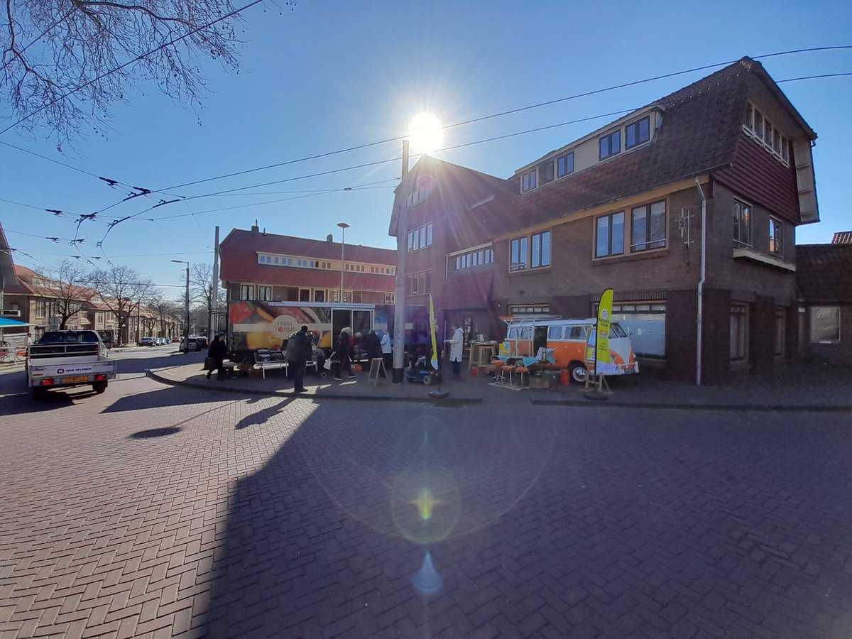 stadskok's tweet photo. Het was weer leuk op de Bult. De @Energiebank hebben weer vele mensen kunnen inschrijven. 

#samensterkinarnhem https://t.co/3qfzpwYJvt