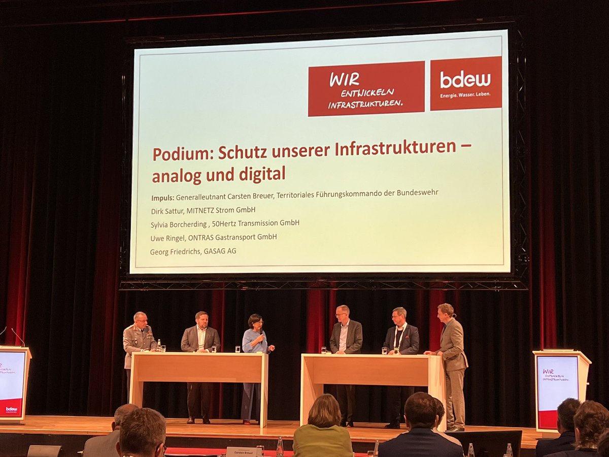 dtele52's tweet photo. Heute, Konferenz Infrastruktur der Energieversorgung! BMinWirtschaft Habeck zugeschaltet, stellt klar: „Wir machen nichts was die Versorgungssicherheit gefährdet“!
Es braucht aber Verabredungen, damit alle wissen wo die Reise hingeht. @LENA_GmbH @sachsenanhalt @MWU_LSA https://t.co/XpnVZJDctA