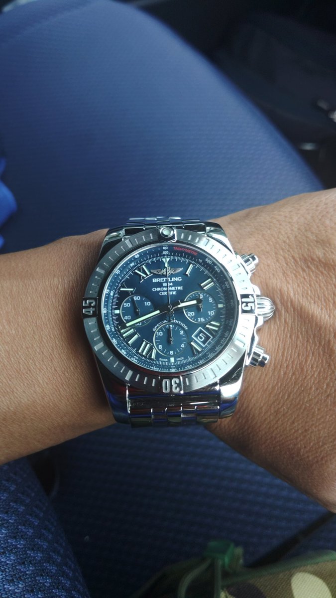 waruikochan3's tweet photo. 去年衝動買いしちゃいました😆
BREITLINGお気に入りです😁
たまたま、見に行って出てきたローマンインデックスに一目惚れです😆
デイトナ買えなくてつい見せられて買っちゃったのは内緒です😅

#BREITLING
#ブライトリング
#時計 https://t.co/cjBSPtgSLl