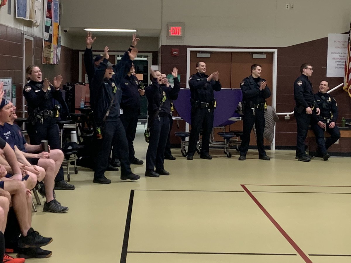 NewAlbanyOhio's tweet image. In honor of #DevelopmentalDisabilitiesAwarenessMonth, we&apos;re recognizing the efforts of New Albany PD &amp;amp; @PlainTwpFire121 to partner with the New Albany Special Olympics athletes.

On Monday, the standing room only 🏀 game saw the Eagles win 57-37!

#NewAlbanyOhio @PlainTownshipOH