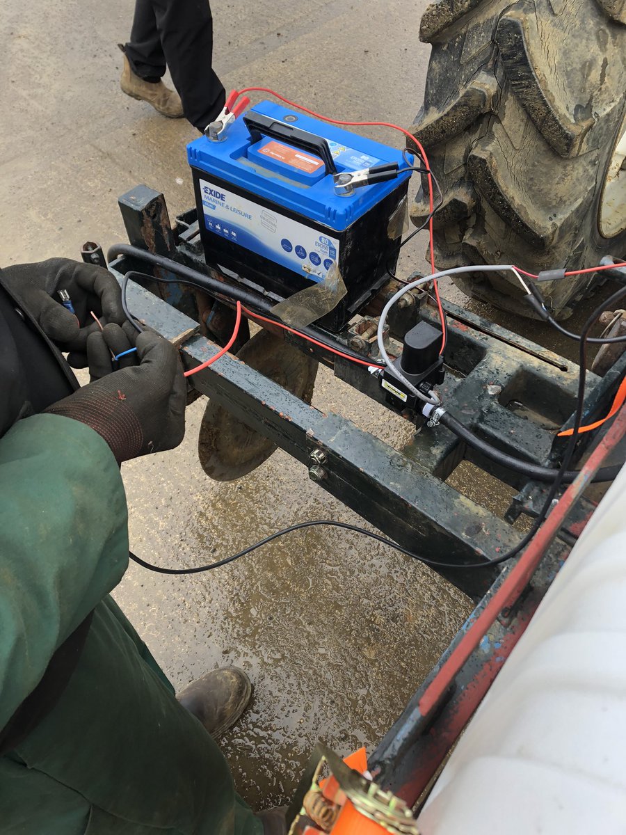 Getting ready for some gps guided line spraying after this rain. These spraying lines will mark out the trial plots and trim them all to be the same size. First we have to fix the electrical faults…