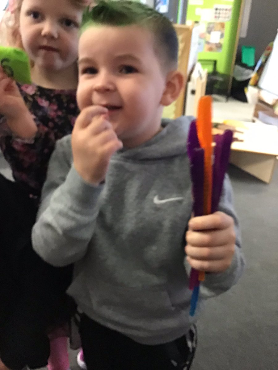 Our number of the week is 6. We have been finding six around our Nursery 🤩 <a href="/DartonPrimary/">Darton Primary Sch</a>