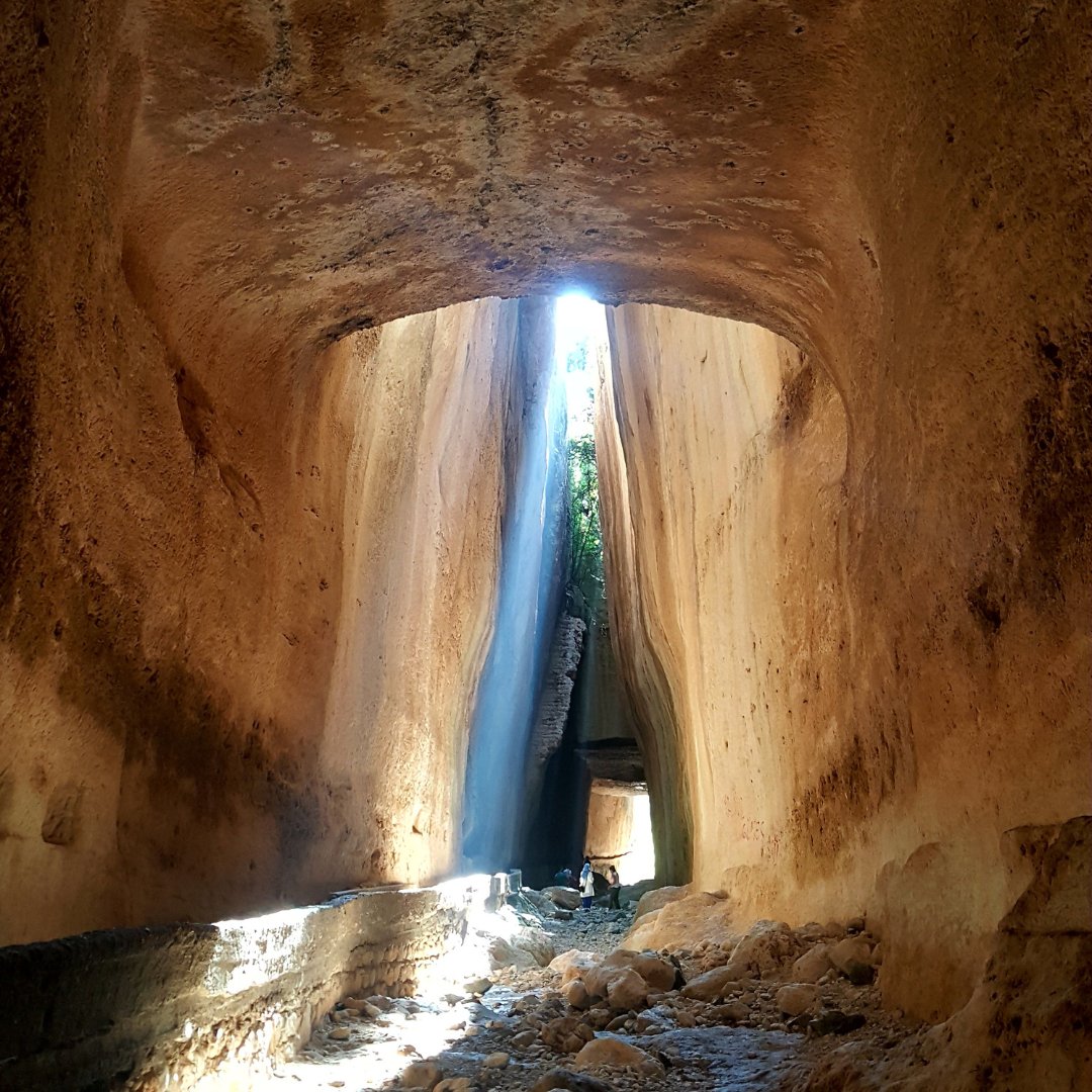 Deprem Bölgesinden: Tarihi Değerlerimiz

Titus Tüneli/Beşikli Mağara

📍Samandağ, Hatay

6 Şubat 2023 Pazartesi günü gerçekleşen depremler sonrasında Titus Tüneli ve Beşikli Mağara zarar görmemiştir.