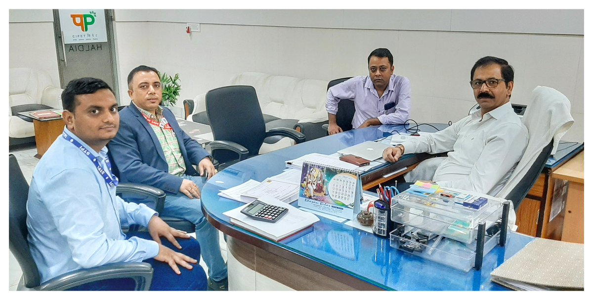STPI_Haldia's tweet photo. #STPIBeyondMetros: OIC, @STPI_Haldia had a meeting with Director of CIPET Haldia, Govt. of India and apprised him about different initiatives and services of #STPIINDIA in Tier-2/3 cities and explored about avenues of joint collaboration @Rajeev_GoI https://t.co/GmjtuIt1VS
