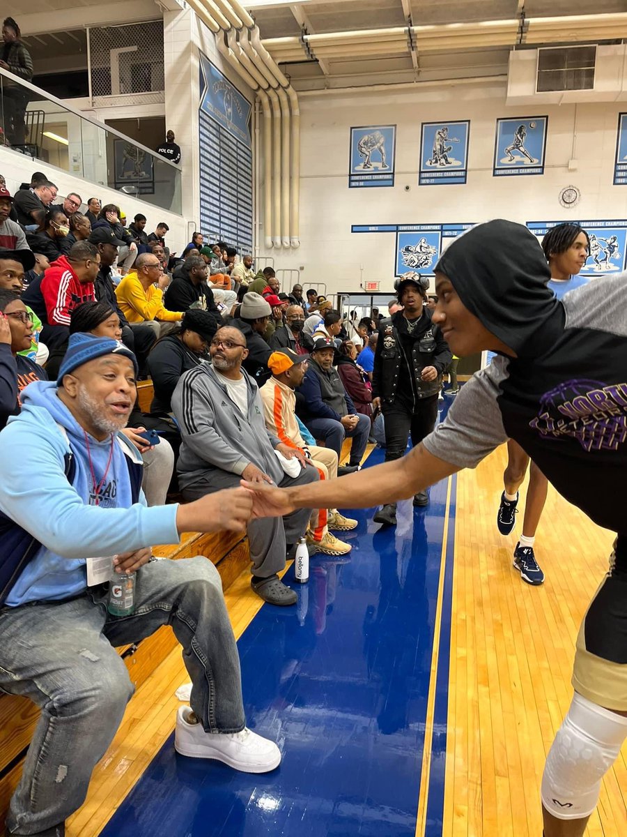 Southsuburbanhoops tweet media