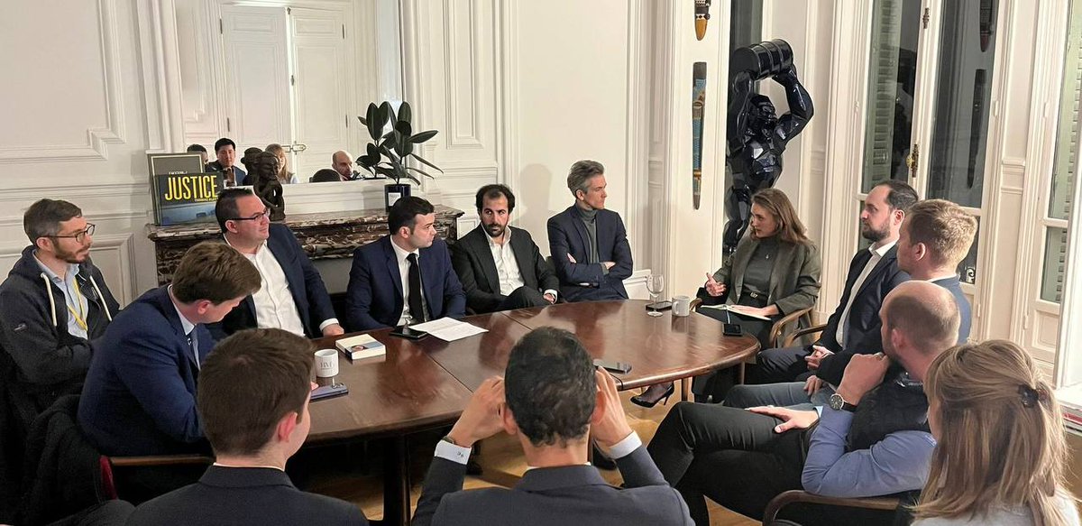 charlesrodwell_'s tweet photo. Réunion-débat passionnant sur le thème « En quoi le #numérique porte-t-il du #progrès ? » avec Charleyne Biondi.

Merci à l'@ipourleprogres, son président Michael @Migueres, @MaruanBasic, @GCaristan, l'ensemble des participants et @catchthewhistle pour la qualité de nos échanges. https://t.co/bztCVulshM