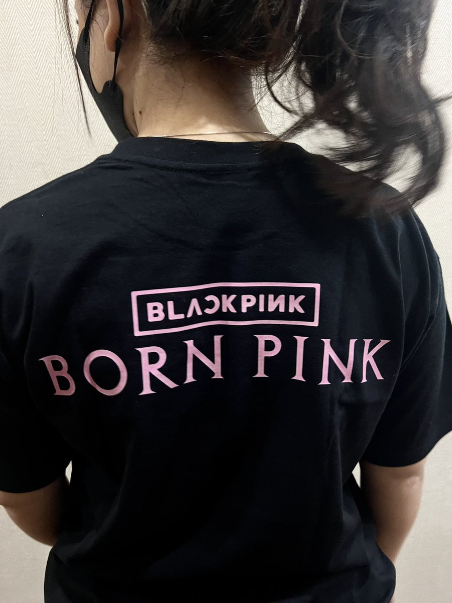 fegiegiee's tweet photo. guys im selling blackpink tshirt with this size chart, available white also! FAST PO ORDER FOR NEXT WEEK PLSSS #tshirtblackpink #blackpinkindonesia #blackpinkconcert #jualblackpink https://t.co/CKBEgNIUUi