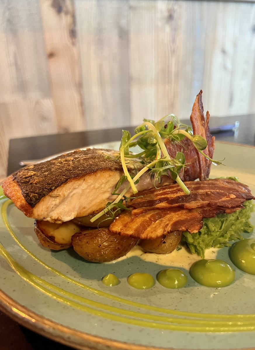 stuartgooderham's tweet photo. Make a date with us this Friday for our next evening dining event – we still have tables available from 6pm. Join us for a sensational, seasonal fine dining menu – with three courses for £40 per person. Book now. https://t.co/MsuBZ3IQd2 https://t.co/On2MovydBi