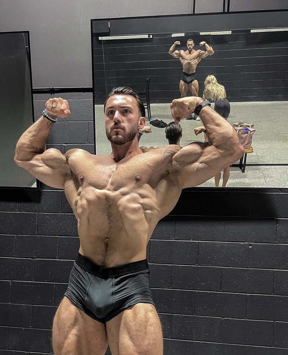 MuscleJacking on Twitter: "Brandon Harding 🇬🇧/🇨🇦 upclose depleted look"
