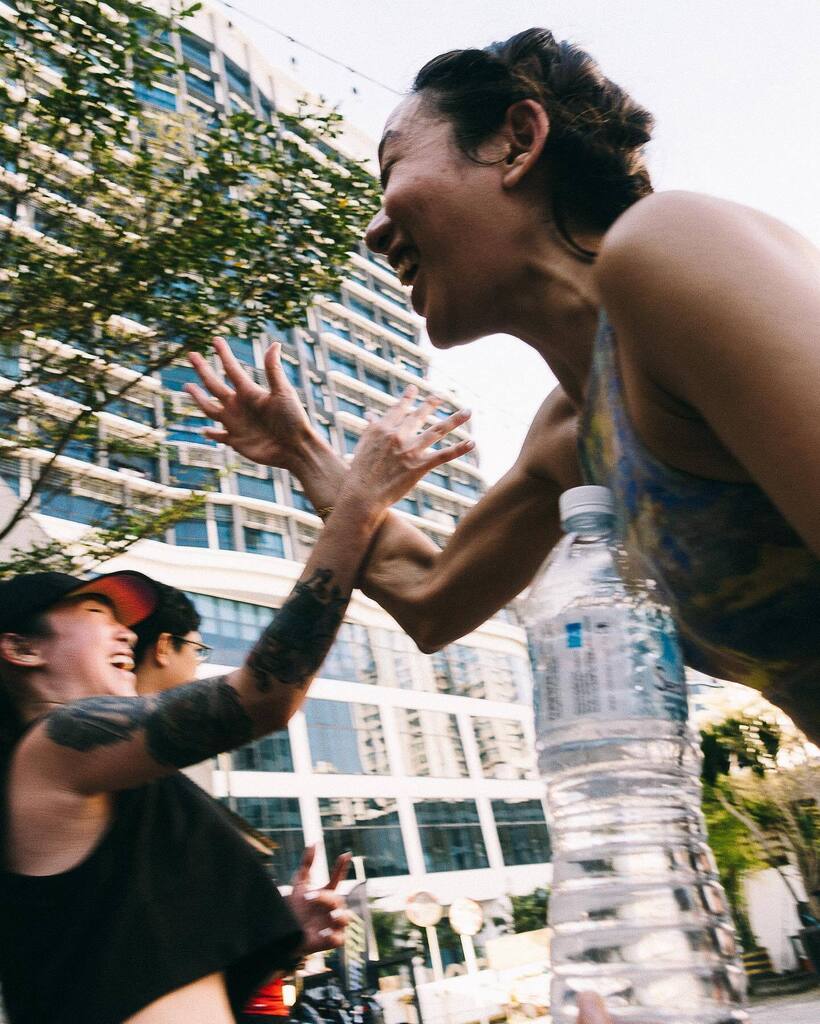 chapterelf's tweet photo. How @mistikaidris feels about me missing @godspeed.rc vs how she feels about me when I turn up. 🌝 https://t.co/0bt0Xwo9OL