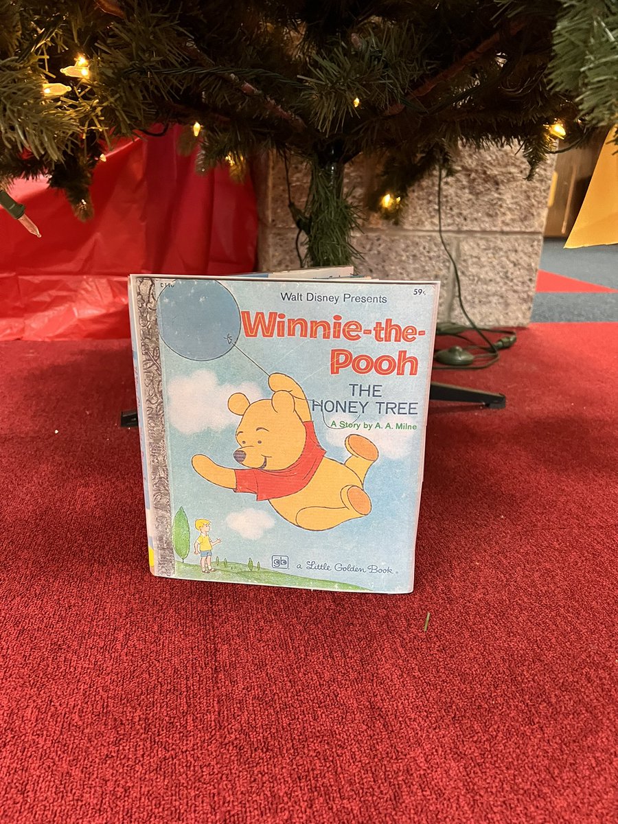 ashleymcveyMRS's tweet photo. What a great way to greet the new month of March… a Winnie the Pooh Story Book Tree!  This timeless classic story is a student favorite. https://t.co/Hbi397Lrsf
