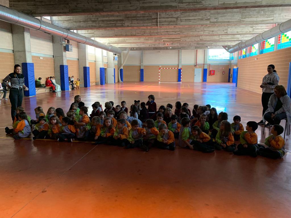 manyanetblanes's tweet photo. Molt contents de les actuacions teatrals dels alumnes de #4tEP Els alumnes de #educacióninfantil van gaudir dels contes populars!🐷🐕🐉 #josocmanyanet #blanes #juntsarribemméslluny https://t.co/7ZsrRFSyvJ