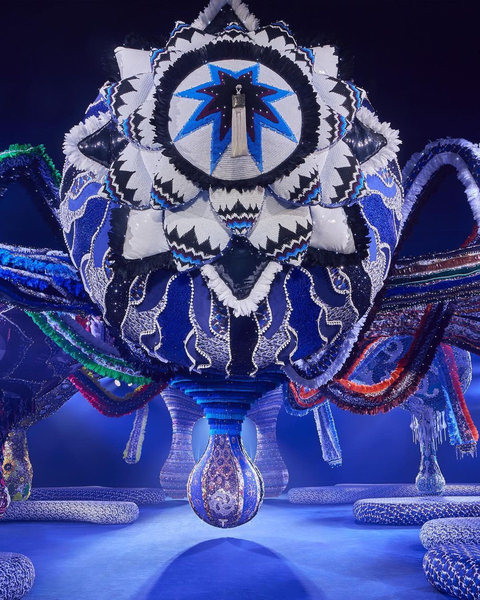 viewsfrance's tweet photo. La scénographie du défilé Dior Femme Automne/Hiver 2023 à la Paris Fashion Week ✨ https://t.co/4uX7cOEHU5