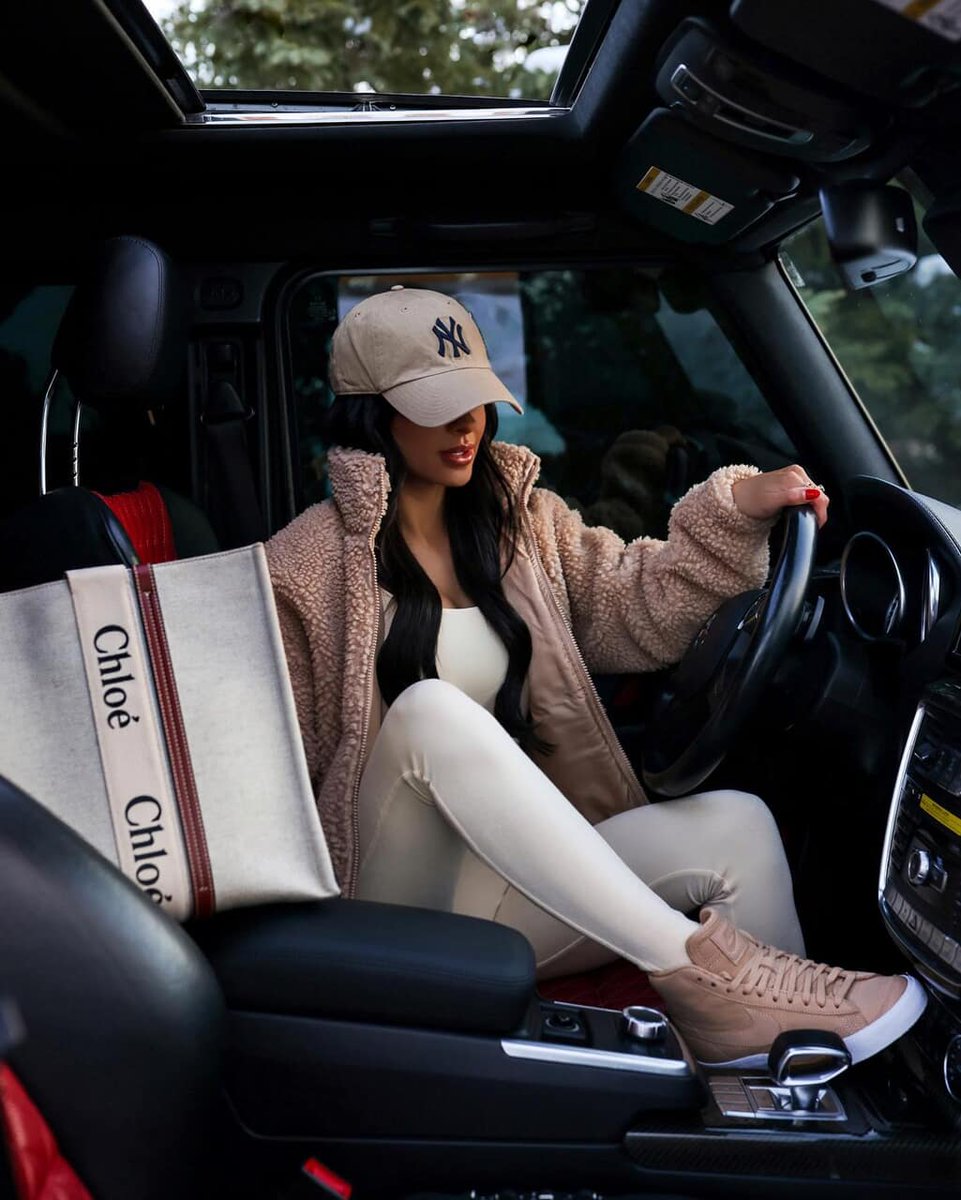 MakedaLoop's tweet image. Follow me 👉 @MakedaLoop 
#TwitterDown #WomensHistoryMonth #TheMandalorian #WednesdayMotivation #WednesdayWisdom