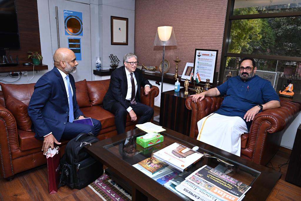 बिल गेट्स ने राजीव चंद्रशेखर से की मुलाकात Bill Gates met Rajeev Chandrasekhar
