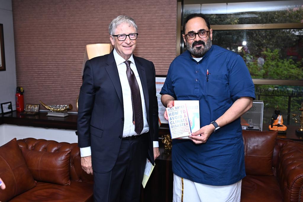 बिल गेट्स ने राजीव चंद्रशेखर से की मुलाकात Bill Gates met Rajeev Chandrasekhar