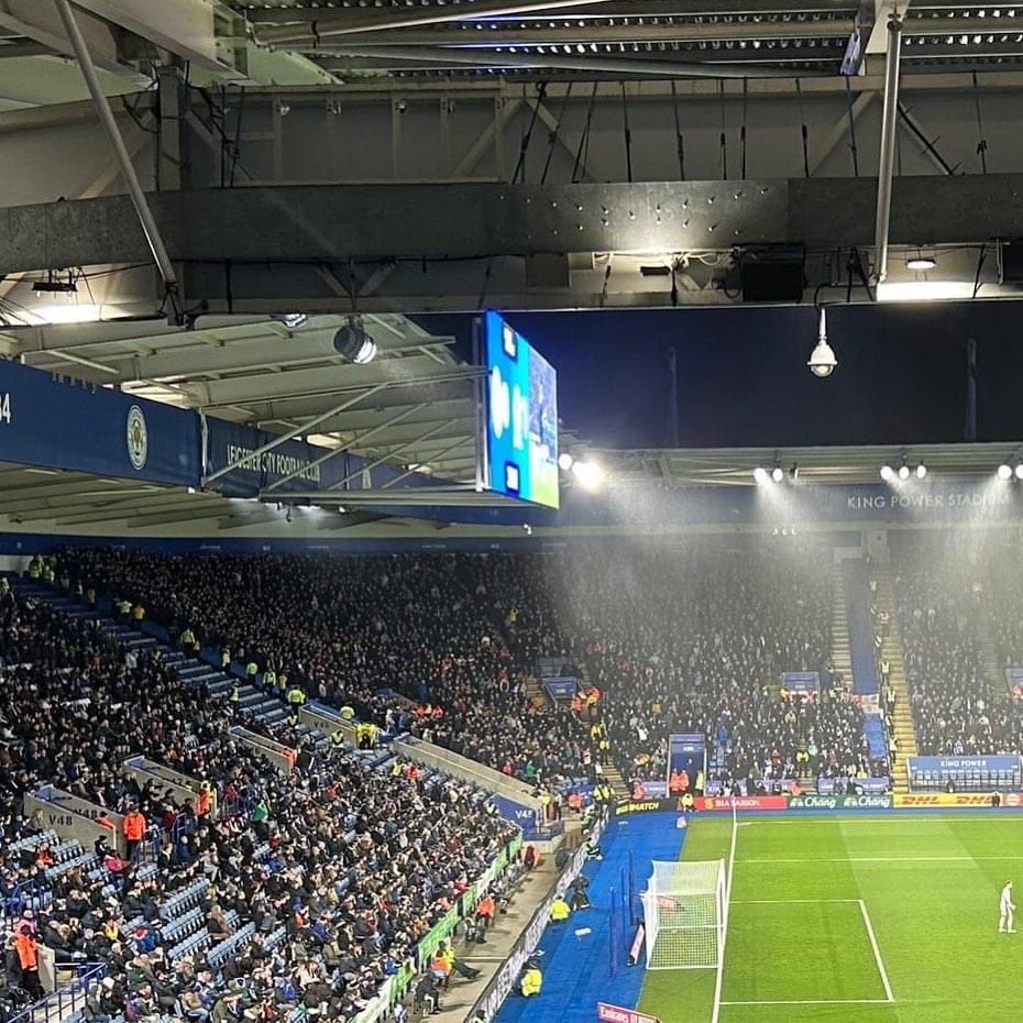 What a photo 📸 3,000 Blackburn fans at Leicester. #BRFC #Rovers | #TalkB 🌹
