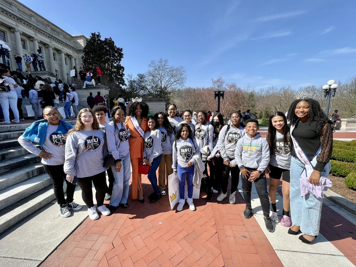 Our Black Student Union had a great experience today! We got to visit <a href="/KyStateU/">Kentucky State University</a> and the Capitol in support of the #CrownAct <a href="/RamseyMS_JCPS/">Ramsey Middle School</a> apps.legislature.ky.gov/record/23rs/sb…